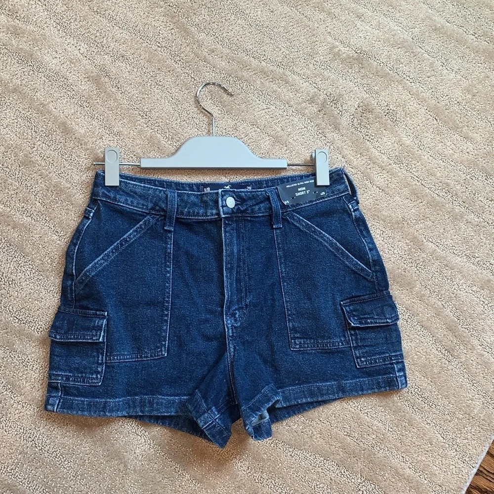 Hollister Ultra High Rise Mom Shorts‎